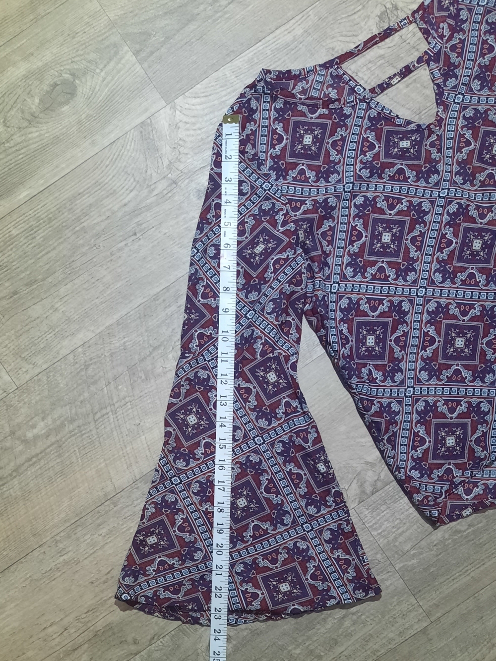 H&M Sheer Patterned V-Neck With Long Bell Sleeves Top - Picture 6 of 9